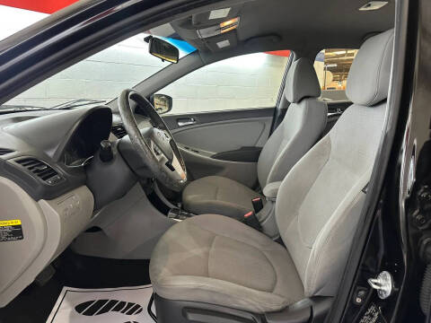 2012 Hyundai Accent SE