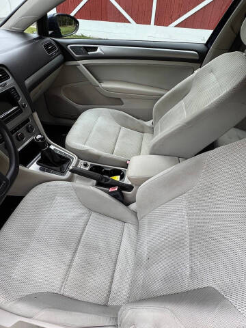 2016 Volkswagen Golf TSI