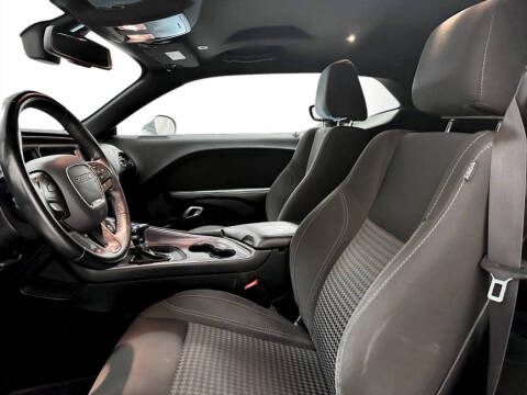 2017 Dodge Challenger SXT