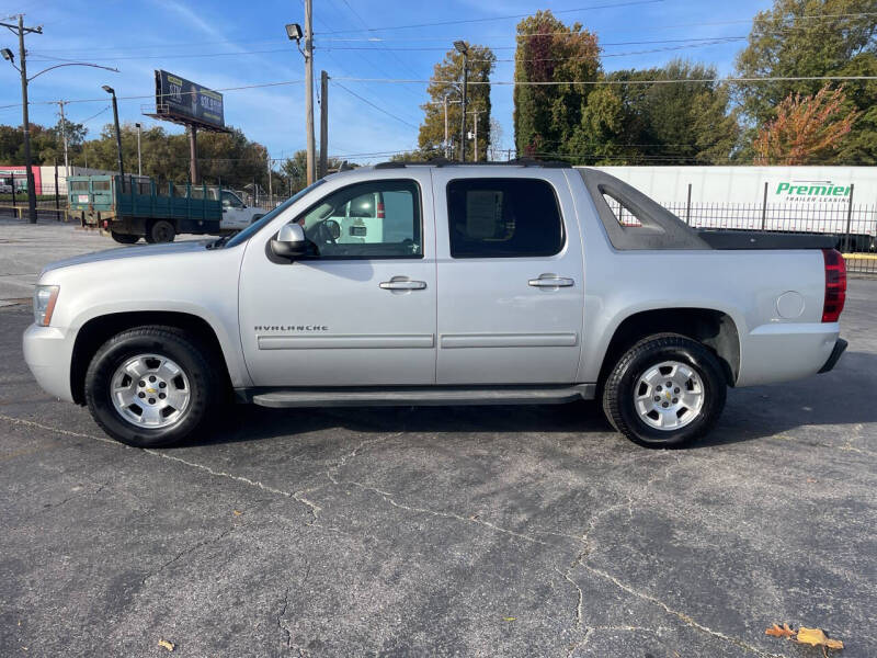 2012 Chevrolet Avalanche LS