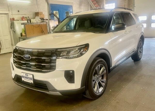 2025 Ford Explorer Active's photo