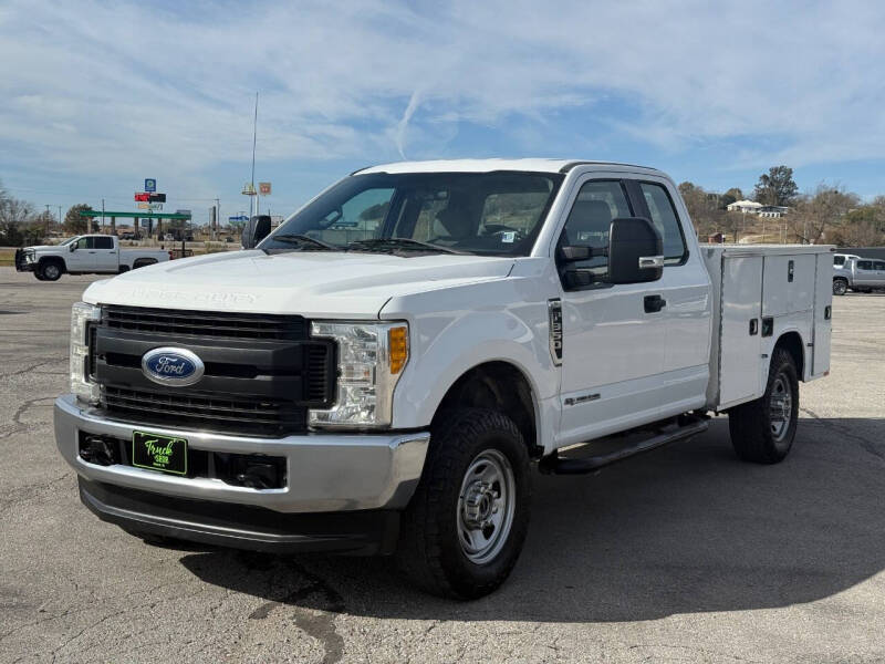 2017 Ford F-350 Super Duty XL's photo