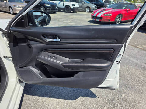 2022 Nissan Altima 2.5 SR