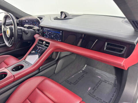 2020 Porsche Taycan Turbo