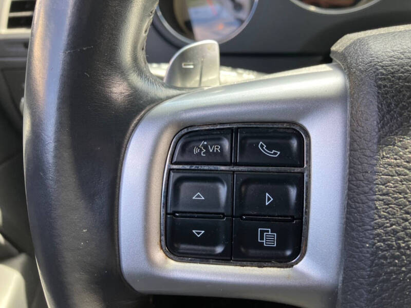 2013 Dodge Challenger SXT