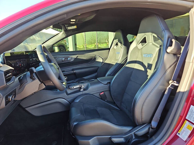 2025 Ford Mustang Dark Horse