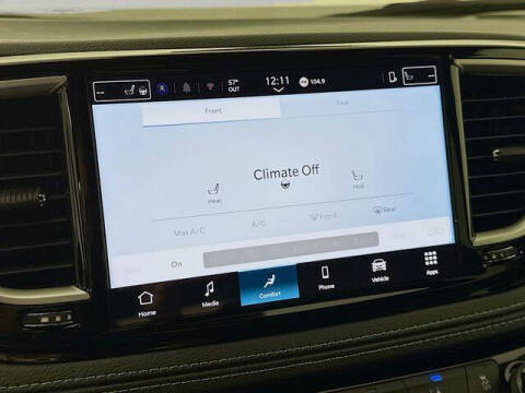 2027 Chrysler Pacifica Select