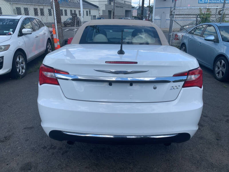 2011 Chrysler 200 Touring