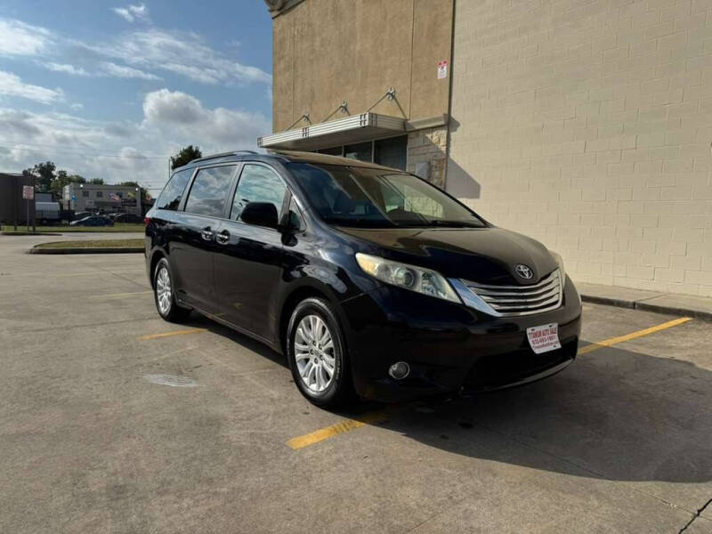 2015 Toyota Sienna XLE 8-Passenger