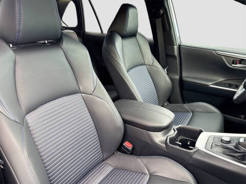 2025 Toyota RAV4 Hybrid XSE