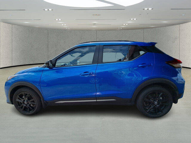 2023 Nissan Kicks SR