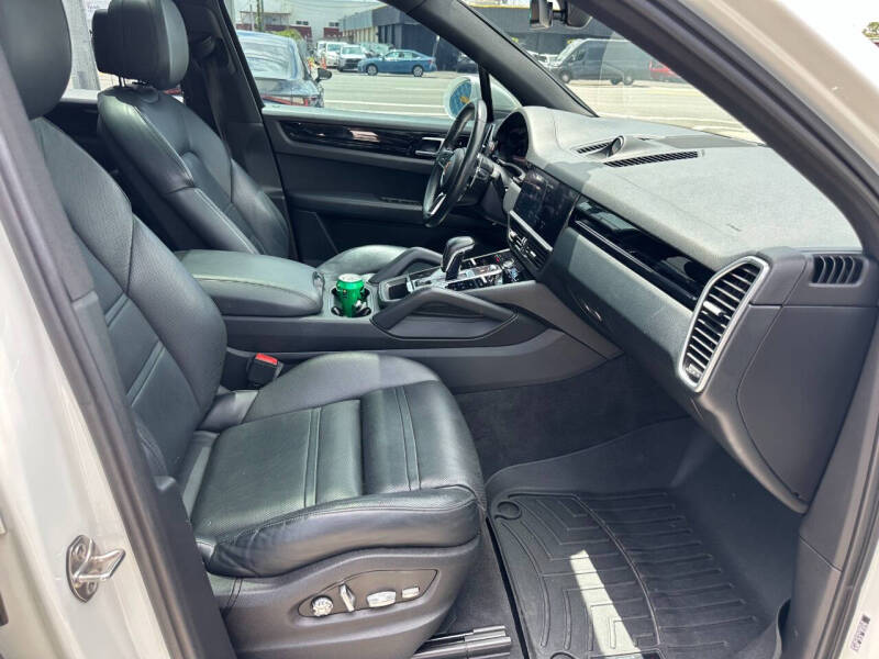 2019 Porsche Cayenne S