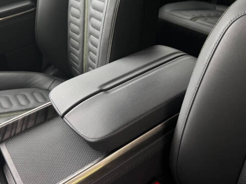 2023 Rivian R1S Adventure