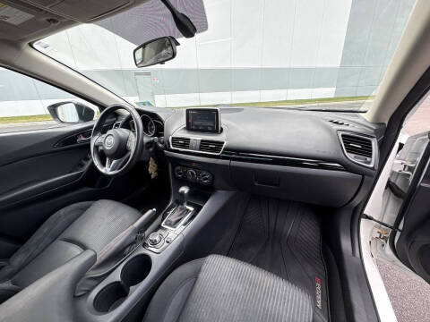 2016 Mazda MAZDA3 i Touring