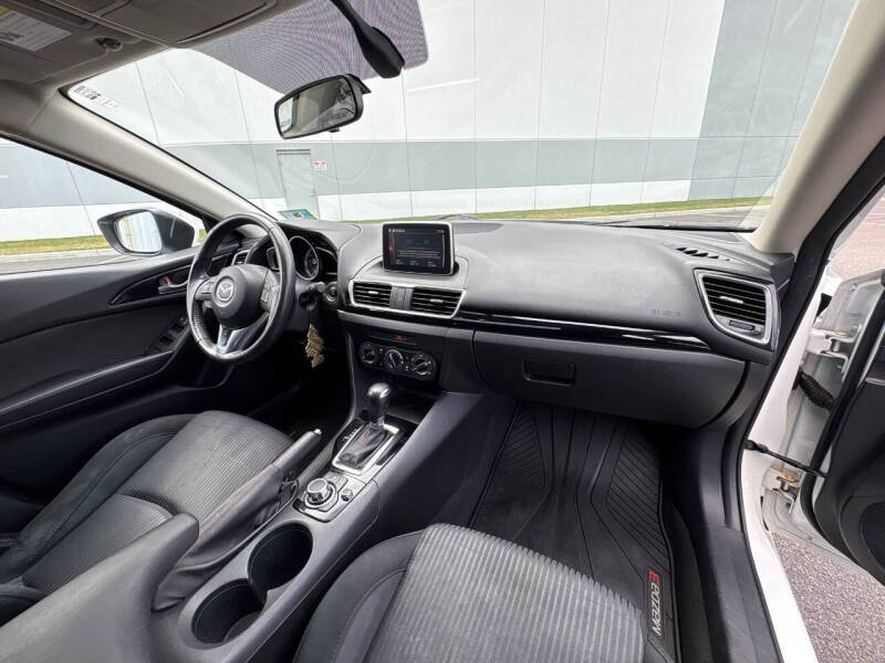 2016 Mazda MAZDA3 i Touring