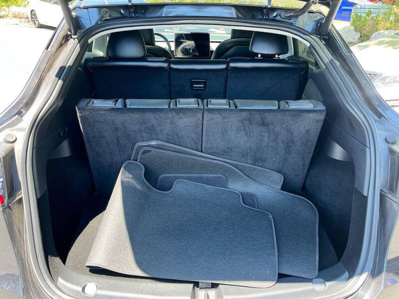 2025 Tesla Model Y Long Range