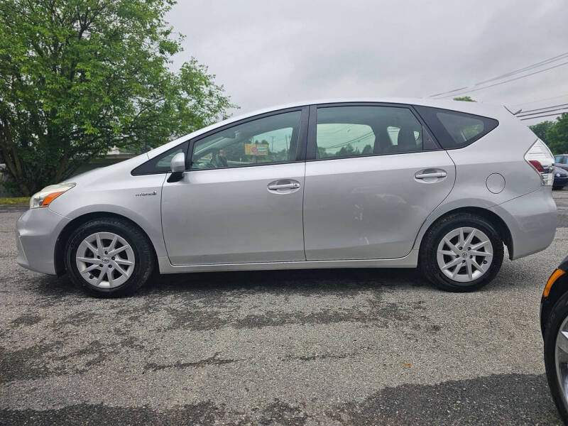 2012 Toyota Prius v Three