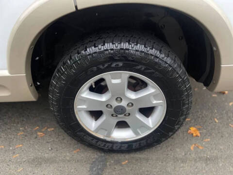 2004 Ford Explorer Eddie Bauer