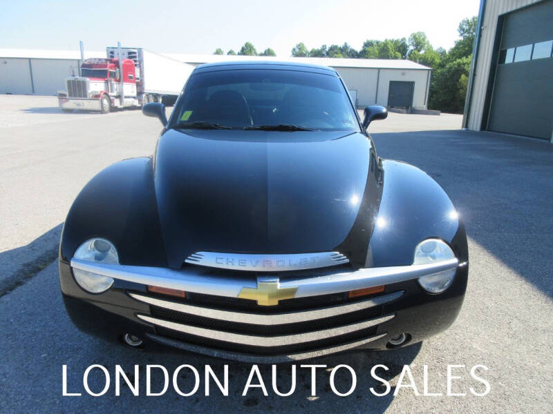2004 Chevrolet SSR LS