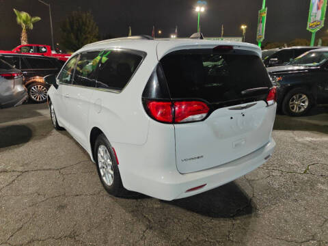 2021 Chrysler Voyager LXi