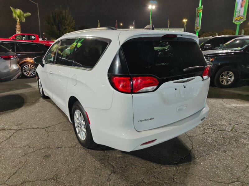 2021 Chrysler Voyager LXi