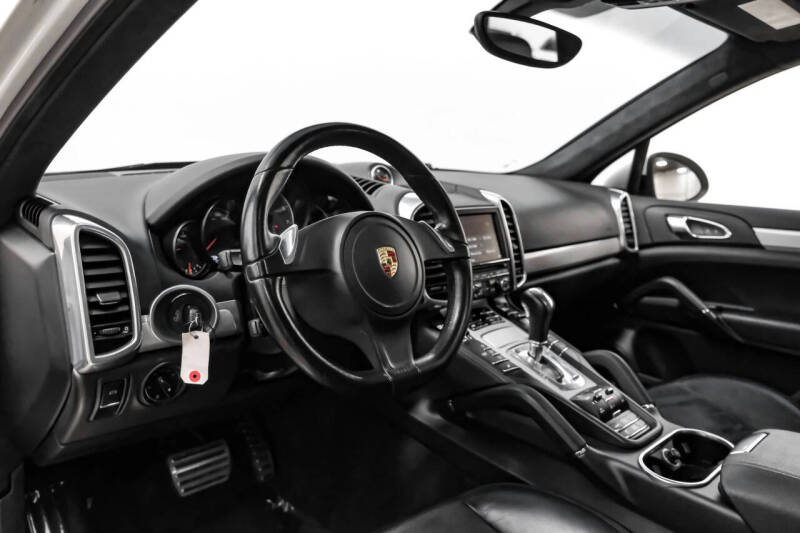 2014 Porsche Cayenne GTS