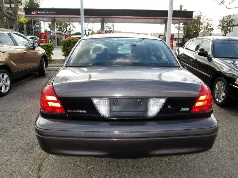 2011 Ford Crown Victoria Police photo 5