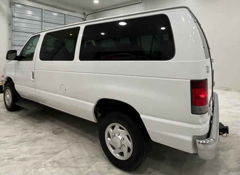 2012 Ford E-Series E-350 SD XL