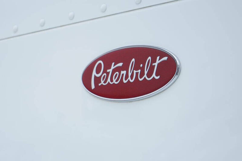 2020 Peterbilt 389