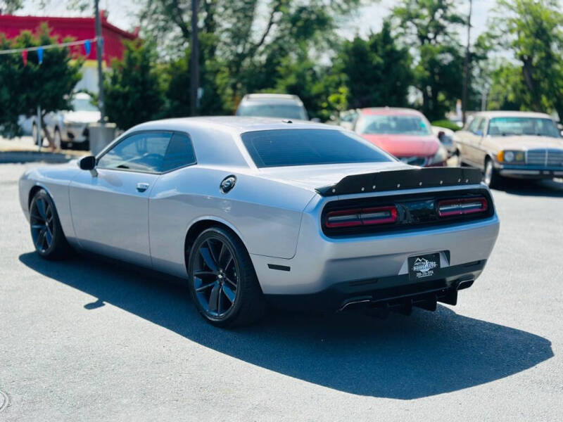 2015 Dodge Challenger SXT