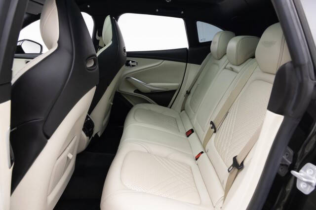 2021 Aston Martin DBX