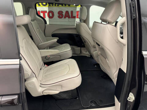 2019 Chrysler Pacifica Limited 35th Anniversary