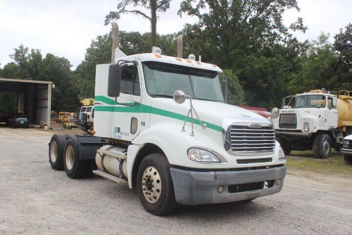 2007 Freightliner Columbia 120 for sale at Davenport Motors in Plymouth NC