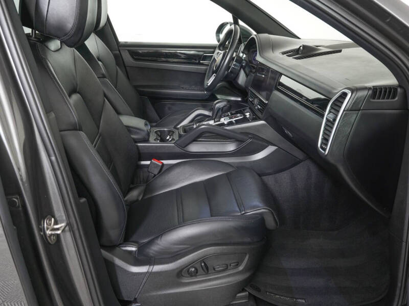 2023 Porsche Cayenne
