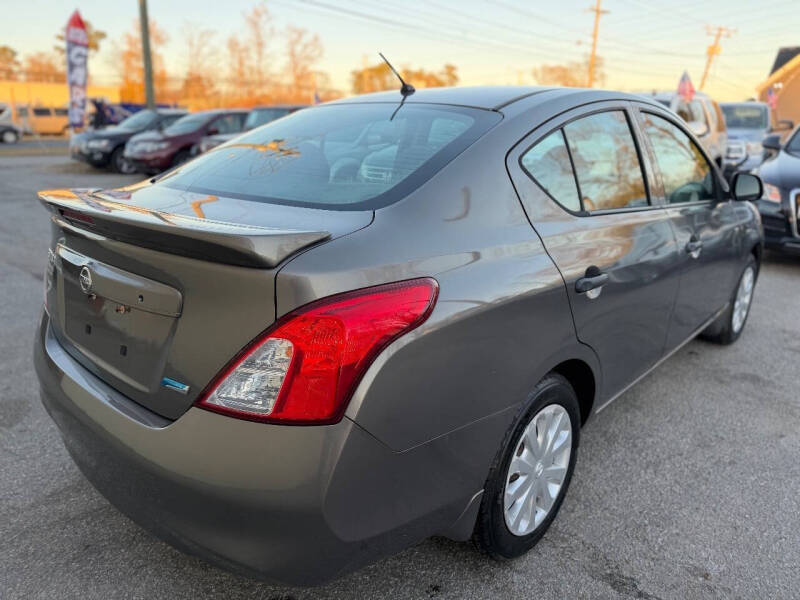 2014 Nissan Versa 1.6 S Plus
