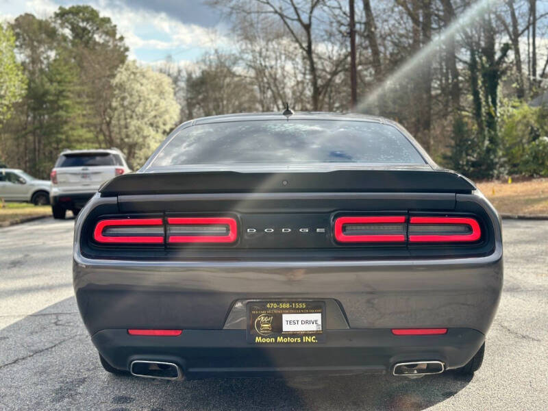 2018 Dodge Challenger SXT Plus