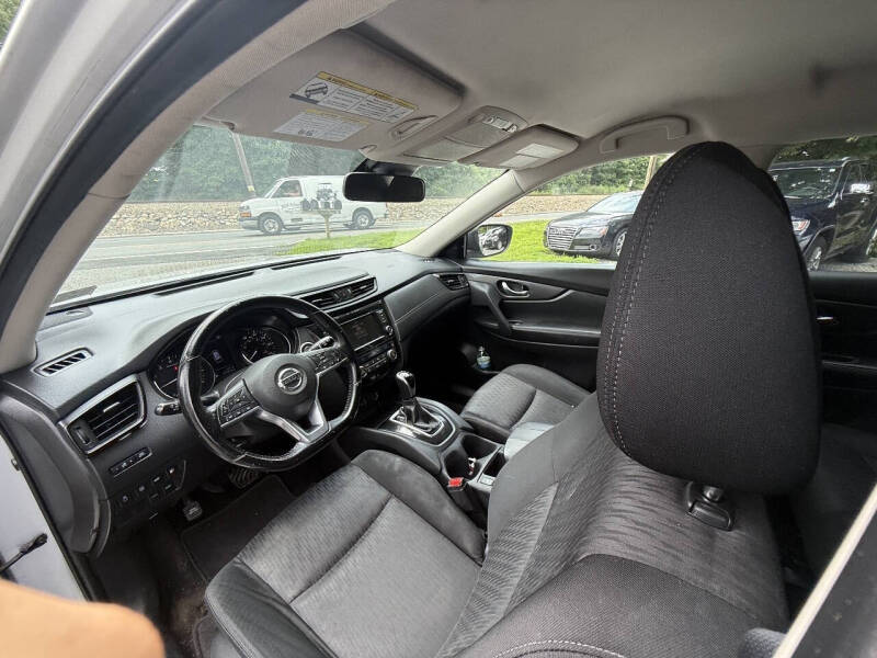 2020 Nissan Rogue SV