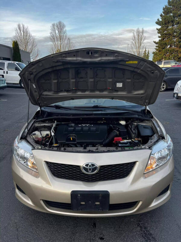 2009 Toyota Corolla LE photo 22