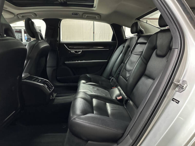 2018 Volvo S90 T5 Momentum