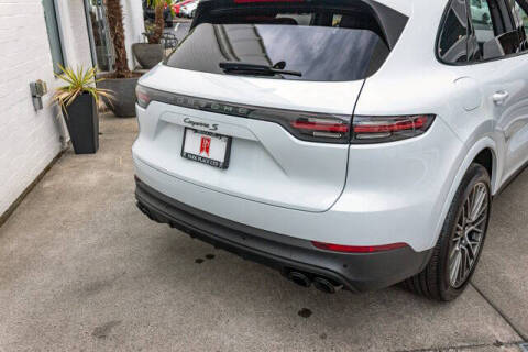 2022 Porsche Cayenne S Platinum Edition