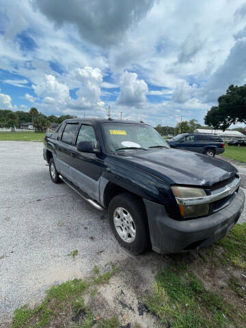 2005 Chevrolet Avalanche for sale at GOLDEN GATE AUTOMOTIVE,LLC in Zephyrhills FL