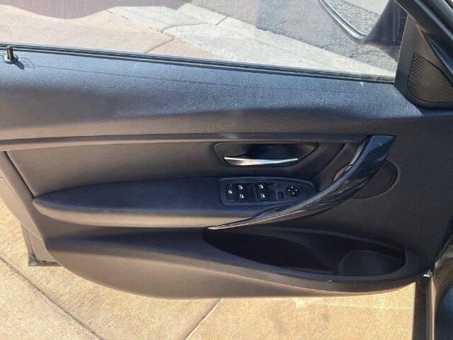 2015 BMW 3 Series 320i