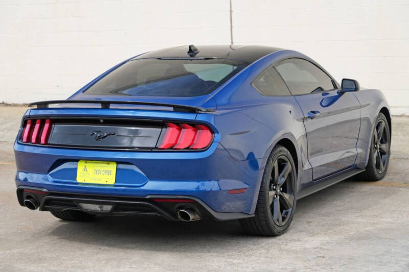 2022 Ford Mustang EcoBoost