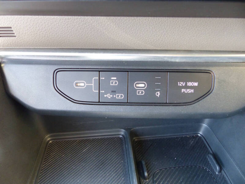 2025 Kia Carnival EX