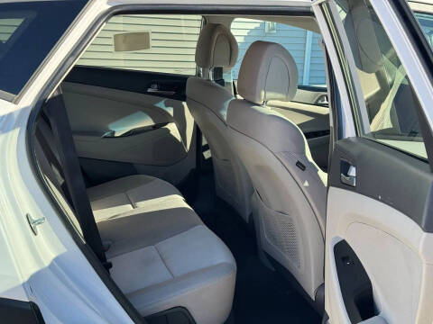 2016 Hyundai Tucson SE