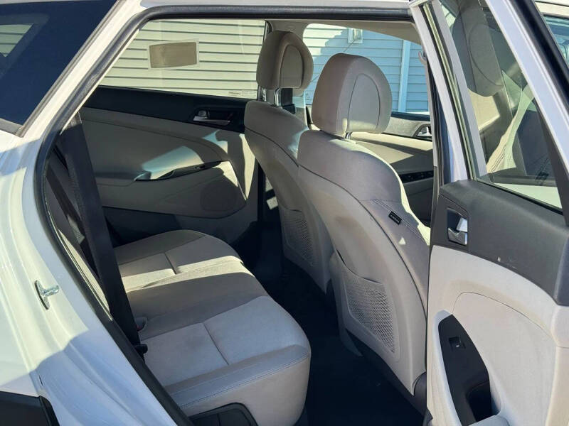 2016 Hyundai Tucson SE