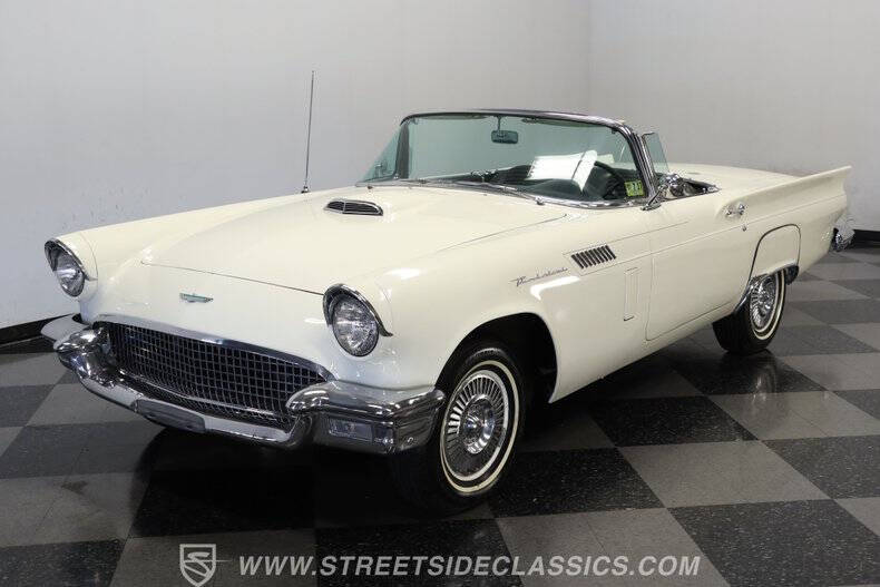 1957 Ford Thunderbird