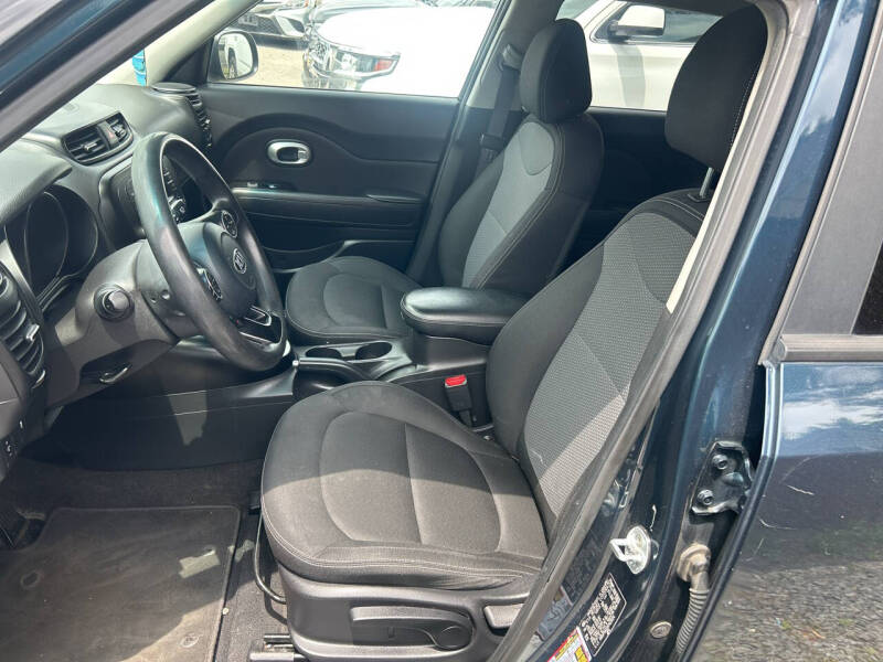2017 Kia Soul +
