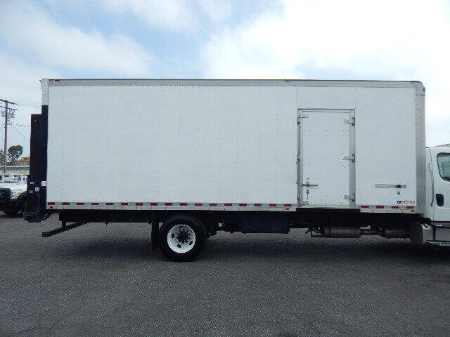 2016 Freightliner M2 106