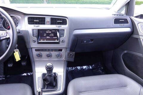 2015 Volkswagen Golf TDI SE